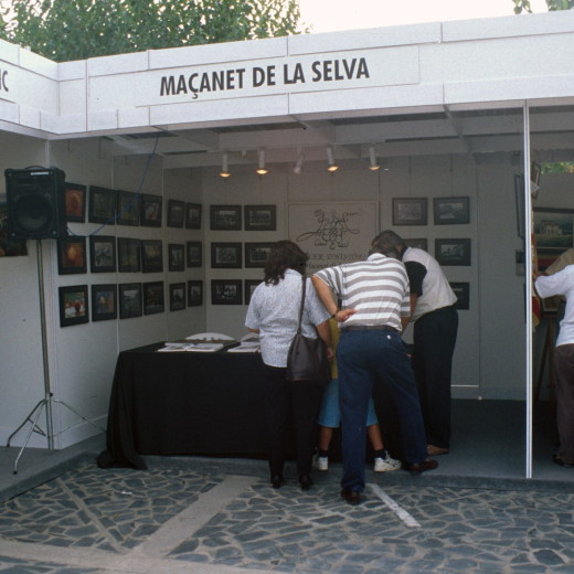 Fira comarcal de Sant Miquel a Hostalric el setembre del 97. El Taller d'Història hi muntà una exposició en representació de Maçanet.
