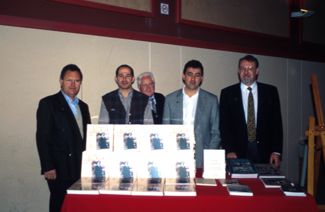 En Lluís Soler, en Joan Romaguera, en Martí Tomàs, en Josep Costa i en Narcís Vilella, tots de la Junta Directiva del Taller d'història el dia de la presentació del llibre de Fargnoli.