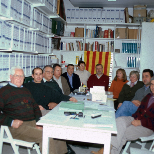 La Junta actual del Taller d'història.

D'esquerra a dreta: Martí Tomàs, Josep Costa, Narcís Munsó, Narcís Vilella, Lluís Planas, Assumpció Artigas, Lluís Soler, Glòria Caballer, Susana Clarió; Joan Romaguera i Juli Campeny