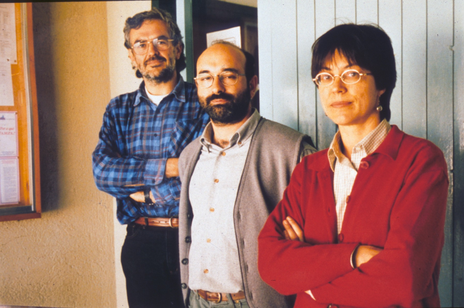 L'equip directiu de mestres del col·legi Sant Jordi de Maçanet. Fina Ramió, cap d'estudis, Lluís Soler, director i Esteve Pararols secretari