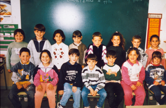 Primer grup B: Melania Castaño, Sergi Firmino, Ester Floro, M Remei Garcia, Cristofer Gòmez, Araceli Màrquez, Agusti Mesa, Eva Mosull, Cristian Osuna, Veronica Perez, Josep M Reyner Bou, Marc Romaguera, Cristian Romero, Carina Vila Arias, Gisela Villanueva.

Tutora: Carme Peruga Armengau