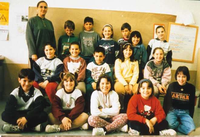 4rt Grup A:


Julià Clopès, Joan M Cortés, Nerea Cuartero, Jonathan Linares, Nuria Luque, Roser Marti Vidal, Estefania Mendoza, Jessica Mesa, Carles Perez, Anna Perez, Laura Poch Pla, Mario Rodriguez, Montserrat Serra Martí, Silvia Toledo Bagué, Lidia Vallribera, Cristina Velasco.

Tutora: Pilar de Bolós i Canal.