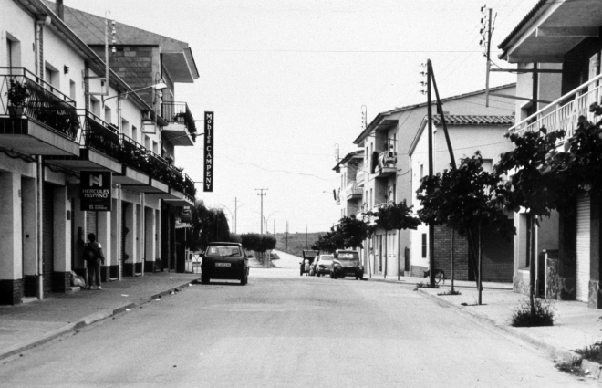 Carrer Pirineus direcció Ca l'Esparra