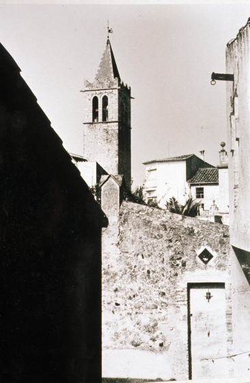 Foto del campanar des del 