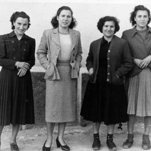 Les quatre germanes Reyner Tarres filles de can Dot.

D'esquerra a dreta la Cinta, la Consol, l'Angelita i la Carme