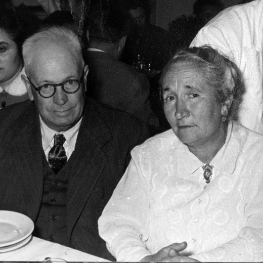 El matrimoni Miquel Nadal i Carme Aulet de Can Vendrell en una festa.