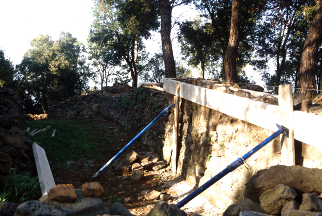 Reconstrucció dels murs exteriors del Castell de Torcafelló