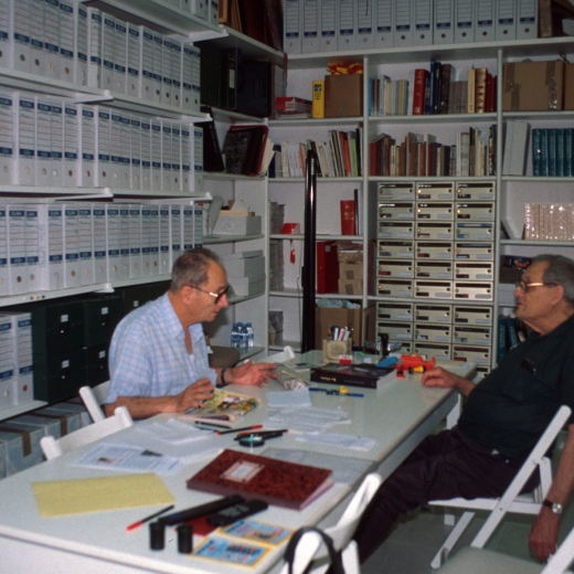 En Martí Rossell i en Josep Reyner tots els dilluns a la tarda es paren unes quantes hores en aquest centre del taller d'història. Per la seva edat i bona memòria poden reconèixer moltes persones i aspectes de fotos antigues que han anat arribant en aquests anys de recopil·lació i s'ha pogut anar confeccionant aquest arxiu.