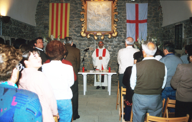 Un moment de la missa que celebra el Sr. rector Mn Josep Puig amb motiu de l'aplec de Sant Jordi
