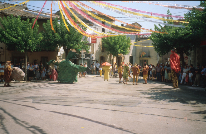 plaça de l'Església de Maçanet, Cercavila per la Festa Major