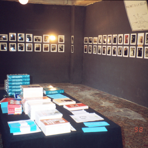Junt amb l'exposició de fotografies el Taller d'Història posa a la venda al públic els diferents llibres que l'associació ha editat al llarc de la seva tragectòria.