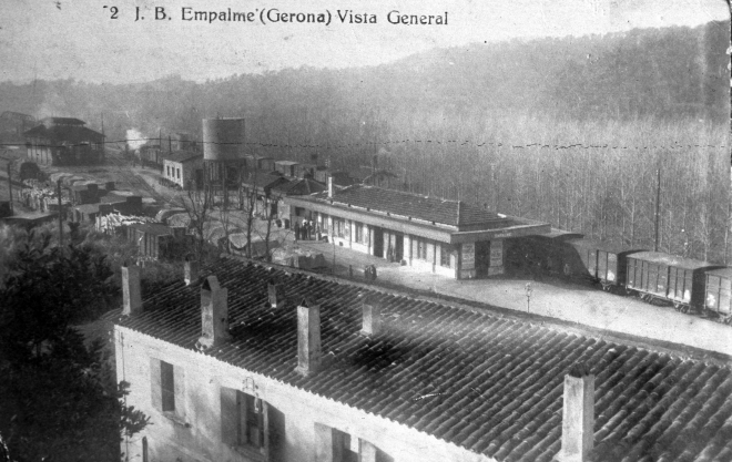 Vista general de l'estació de Maçanet - Massanes coneguda abans com l'Empalma tal com era abans de fer les reformes.