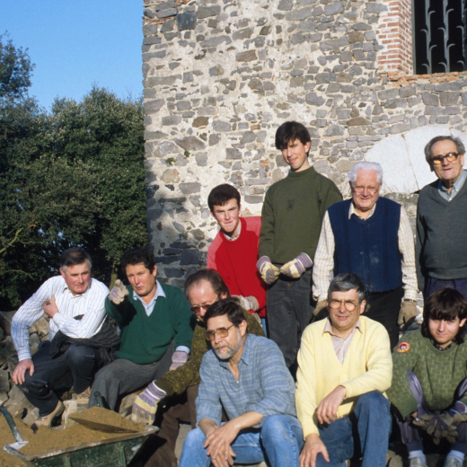 La brigada reposa i es fa la foto

d'esquerra a dreta : drets germans Oscar i Josep M Budi Latorre, Martí Tomàs i Josep Reyner.

a davant Joaquim Roca, Josep Soler, Josep Panosa, Francesc Guinart, Juli Campeny i Jordi Vergés