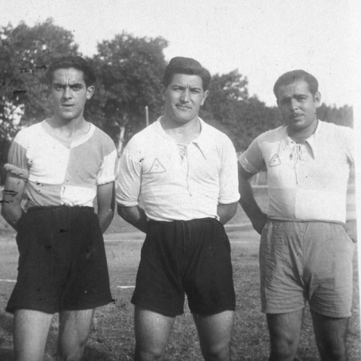 Tres jugadors de la UD de Maçanet. D'esquerra a dreta: Agustí Xarbau, Lluís Vilella i Josep Bancells.