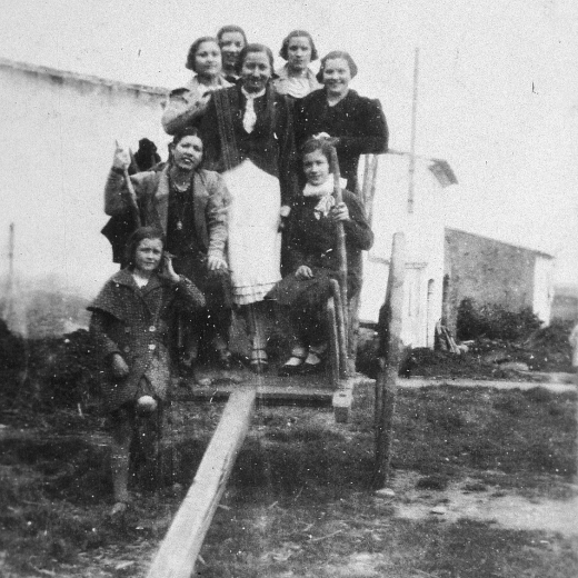 La carreta d'en Pere Bertomeu o Pere de les vaques carregada de dones