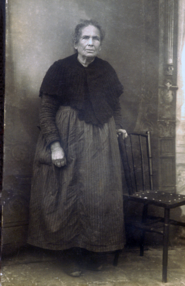 Narcisa Serra Jofre l'àvia de Cal Ros anomenada la 