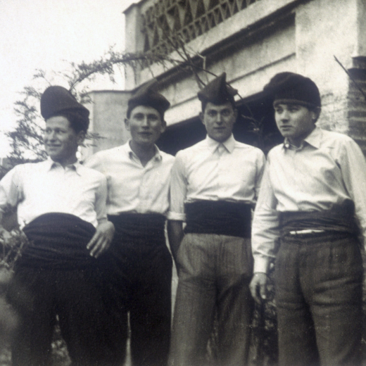Carnaval

Joan Costa, Isidre Campeny, Josep Tomàs i Josep Vidal