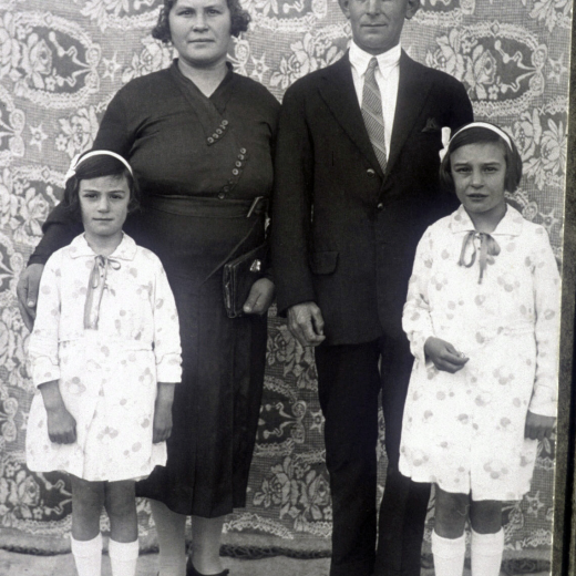 En Joaquim Rovira i la Carme Ribas amb les seves filles Rosita i Maria