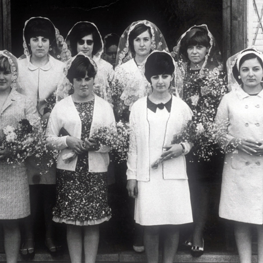 Assumpció Bagué, M Carme Rossell, Nuria Brossa, Pilar Vidal, Concepció Vilella, Marina (de Martorell, pelroja), Anna Guitart, i Carme Mateu el dia de la festa a la vellesa.