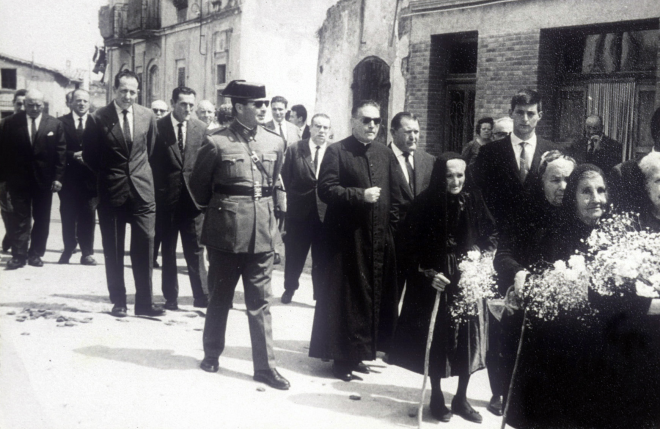 Festa de la vellesa, la comitiva d'autoritats que presideixen la Festa