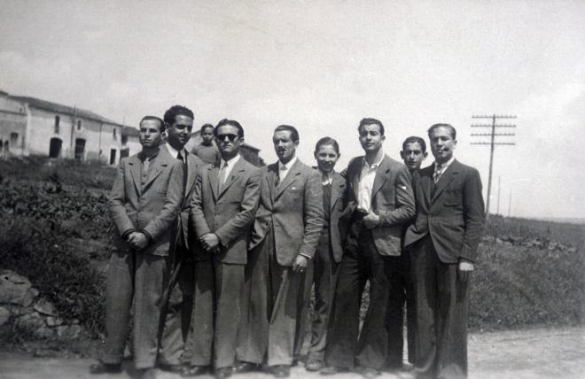 Una colla de joves de maçanet. Lluís Bosch, Emerio Casabó, Joaquim Rey, ? , Pere Caballé, Alfons Soms, Miquel Selva i Manel Pons