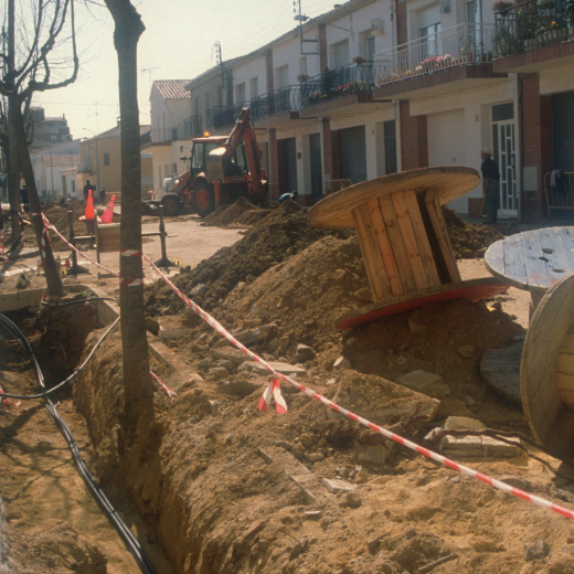 Treballs de reforma i modernització del carrer Pirineus a Maçanet