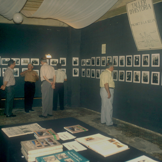 Exposició de fotografies de matrimonis a cal Ubà de la plaça de l'església, reconeguts Narcís Vilella, Joan Campeny, Martí Rosell i Paco Costa.