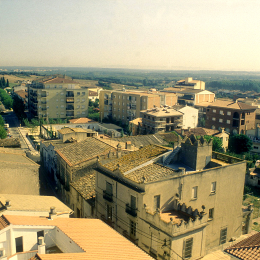Vista urbana de dalt del campanar.