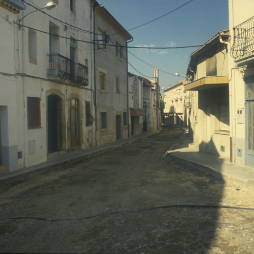 Obres de pavimentació del carrer de sant Sebastià.