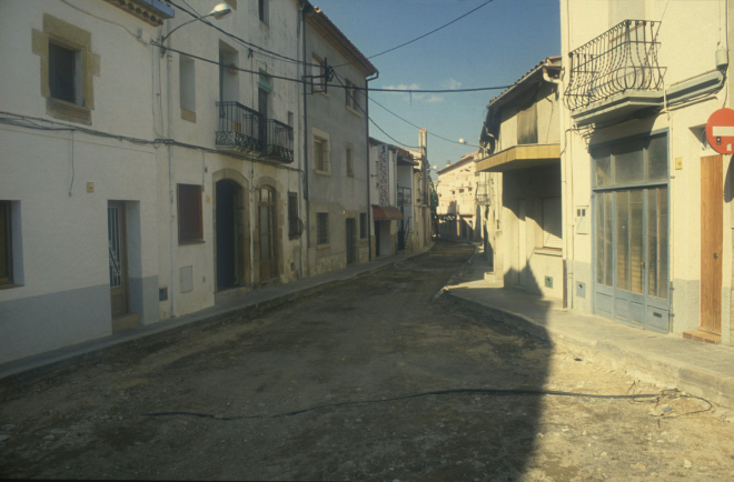 Obres de pavimentació del carrer de sant Sebastià.