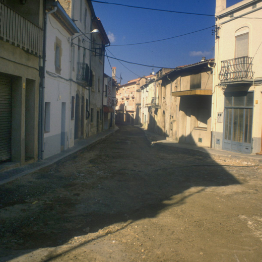 Pavimentació del carrer de sant Sebastià.