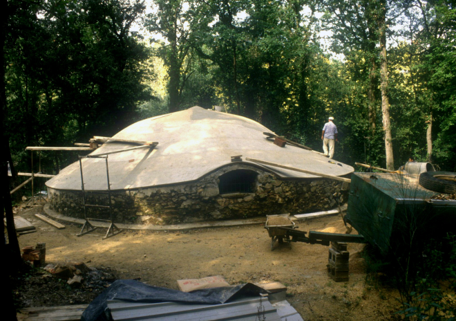 Restauració de la coberta del pou del glaç per Joan Machado.