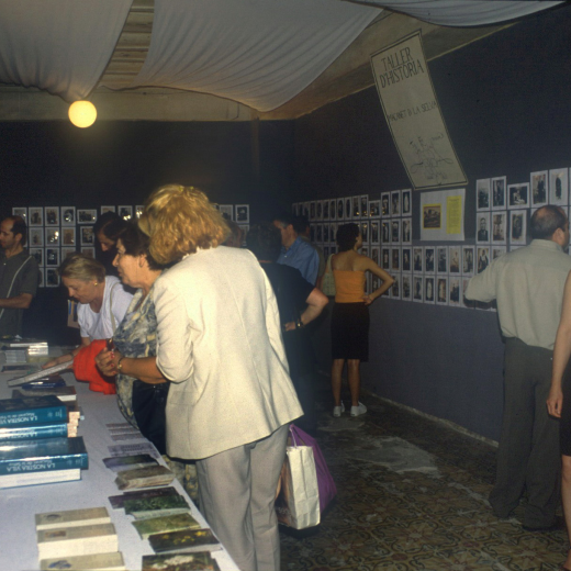 L'exposició de fotografies a l'antiga casa Cal Ubà.