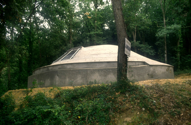Cúpula o coberta del pou del glaç de Buscastell, ja restaurada.
