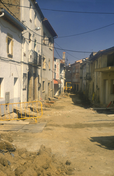 Detall del carrer de Sant Sebastià durant les obres de remodelació.