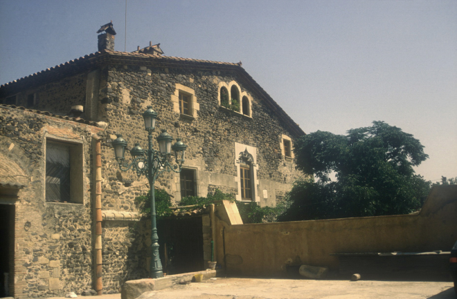 Vista del Palau de Foixà, antiga casa pairal, convertit en un conegut restaurant.