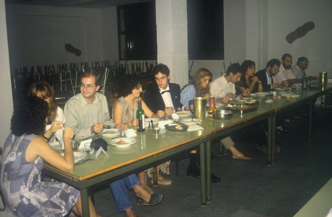 Altre detall del sopar de final d'excavacions del Palau de Foixà que se celebrà als menjadors dels col·legis.