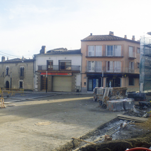 Treballs de remuneració i modernització de la plaça de l'església.