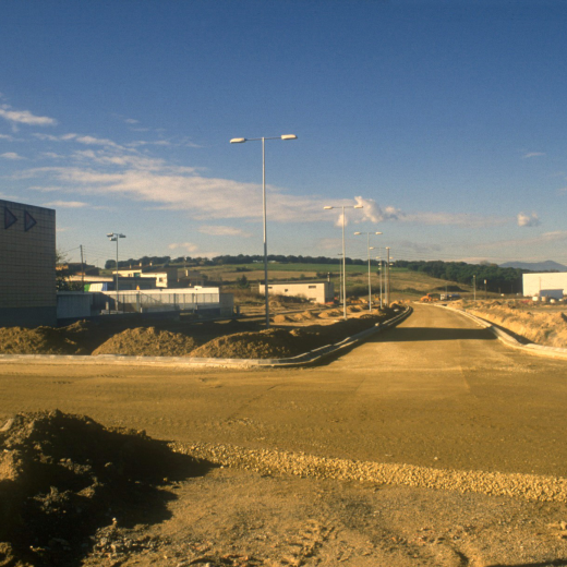 Nova carretera d'accés al polígon industrial de Puigtió i l'urbanització de la Torderola.