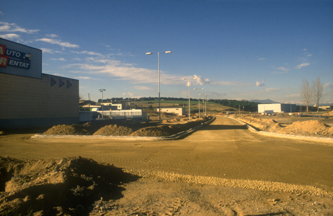 Nova carretera d'accés al polígon industrial de Puigtió i l'urbanització de la Torderola.