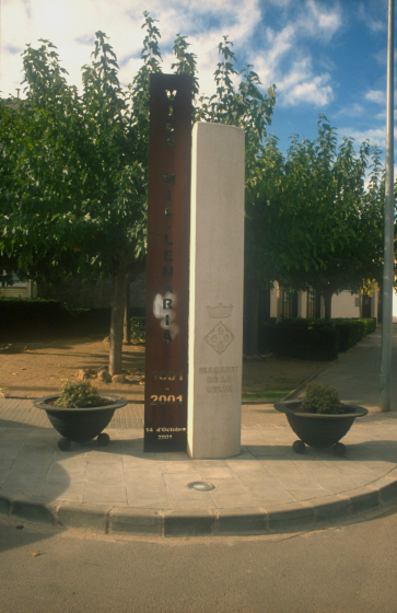 Monòlit commemoratiu de les festes del 
