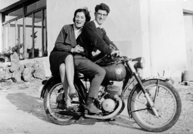 Isabel i josep Mª Quellos amb la Montesa