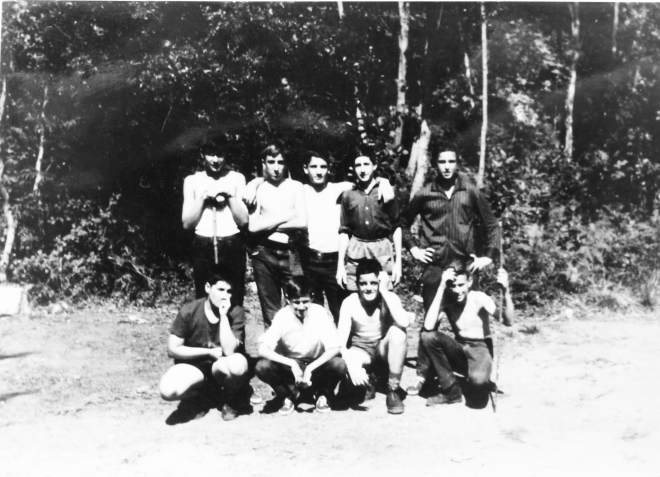 Colònies a Riells.
Ricart Pereferrer, Ferran Massegu, Josep Nadal, Jordi Roura, Quim Bosch, Emili Bancells, Miquel Sobiranes Quim Serra i Julià Serra
