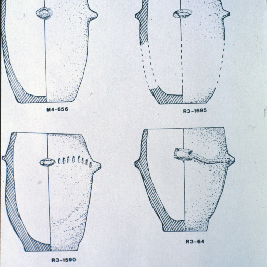 Vasos a mà de Montbarbat recollits de les excavacions del poblat ibèric.