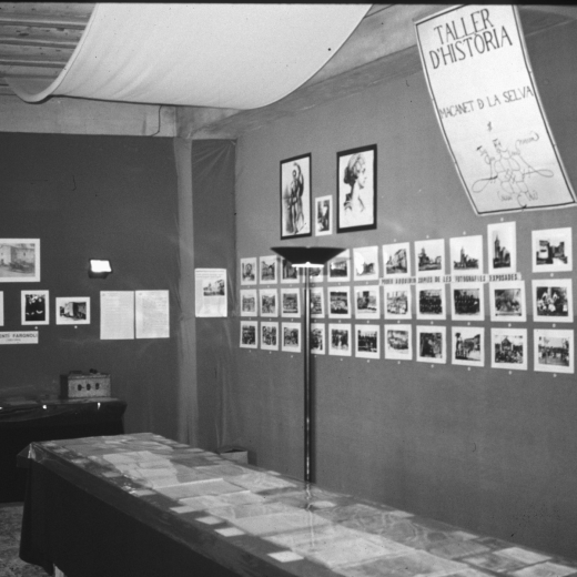 Exposició de fotografies dedicada al fotògraf Valentí Fargnoli que organitzar el Taller d'Història de Maçanet per la Festa Major de l'any 1991