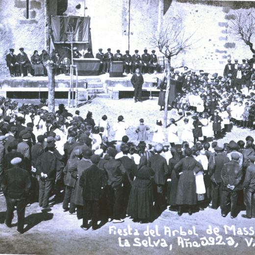 Festa de l'arbre a la plaça de l'Església.