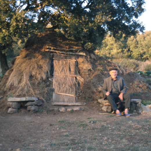 En Josep Ferrer - Pitu Manté - al seu hort a Coll de portas