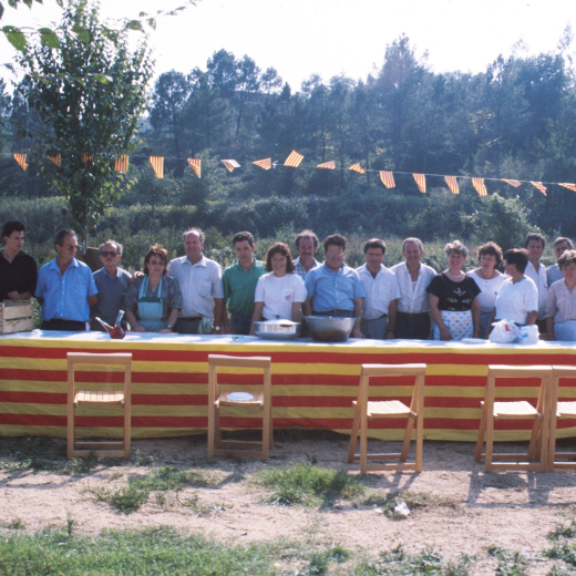Grup dels amics de Martorell, organitzadors de la Festa Major l'any 1991.

D'esquerra a dreta: Ramón Rieradevall, Ramón Rieradevall fill, Josep Panosa, Joaquim Guitart, Mercè Oliveras, Pere Lluscafressa, Marcelí Pujolràs, Salud Campal, Miquel Tabarner, Joan Costa, Josep Gispert, Pere Barceló, Herminia Brossa, Montserrat Artigas, Rosa Panosa, Josep Soler, Josep Roca, Engràcia Vilasseca i Maria Carreras.