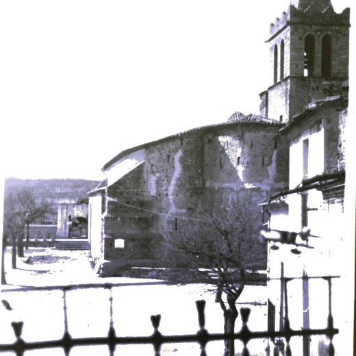 Vista de la plaça de l'Església des del balcó de Can Bagué els anys 40