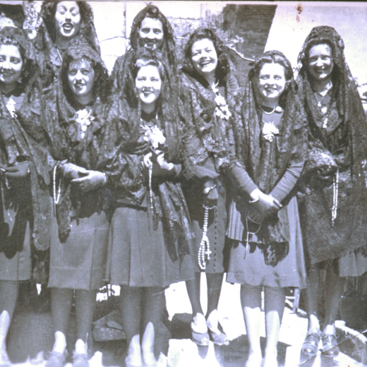 Caterina Viader, ? , Soledat Roca, Maria Tomàs G., Maria Roca Francesch (Mulu), Joana Bosch Rossell, Pepita Negre Tarrés, Maria Serra (Sureda).